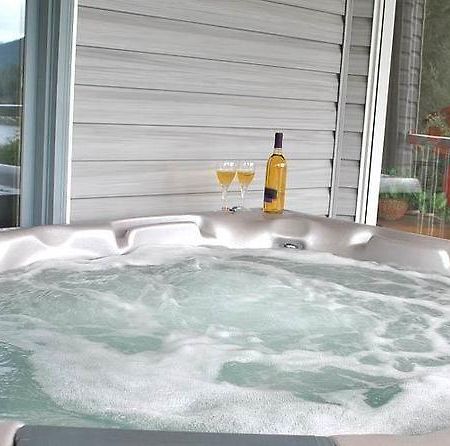 Madeira Park Oceanview Suites Buitenkant foto